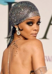 Gatsby Gray Dress Makeup