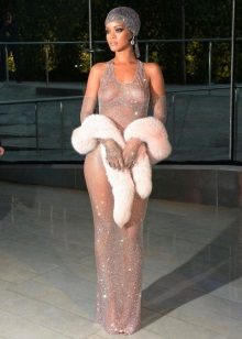 Gatsby style dress with a boa