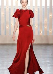 Cherry-colored dress with gray shoes