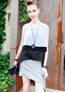 Robe courte asymétrique