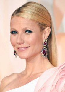 Smokey Eyes Makeup for Spring Blonde