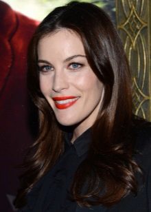 Natural brown hair color for women of the winter color type