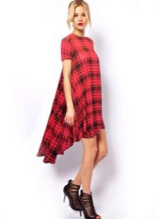 Vestit xec vermell amb faldilla asimètrica