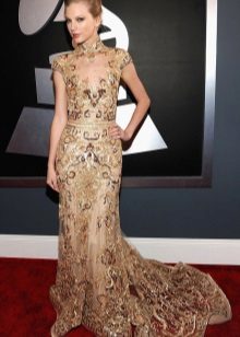 Long beige qipao dress in beige train with gold print