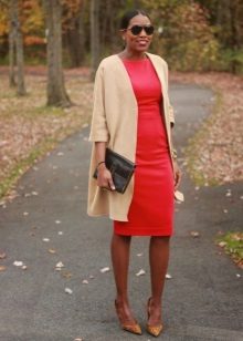 Sheath dress in combination with an extended cardigan