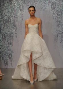 Robe à la mode avec corset et flûte