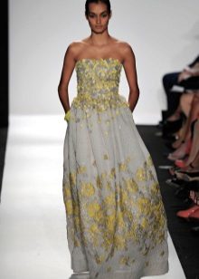 Robe longue de couleur avec un corset