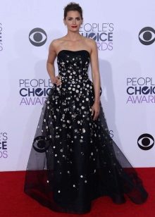 Robe longue noire avec un corset