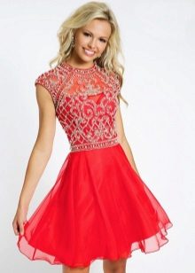 Elegant dress with raglan sleeve