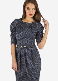 Raglan sleeve dress for women with wide shoulders