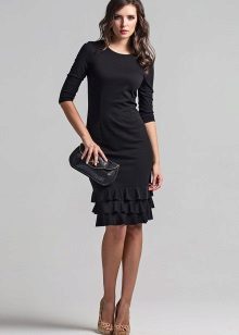 Black dress with frill on the hem