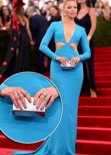 Clutch to a dress with a train