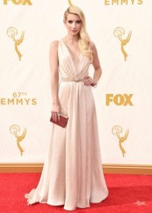 Clutch to a dress with a train