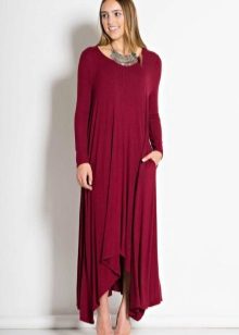 Mahaba ang damit na isang linya sa sahig