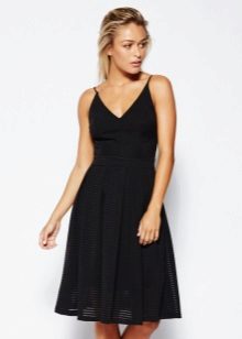 Dress with open shoulders for a figure like Pear