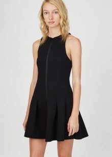 Black pleated sleeveless dress with a zipper in front