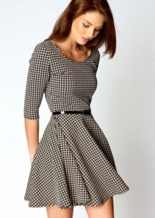 Vestido con estampado de ganso en blanco y negro