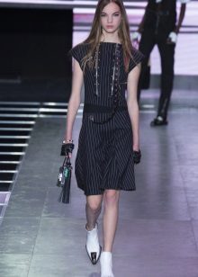 Dress to knees spring