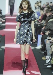 Short length autumn dress