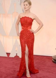 Heeled sandals for a long slit bandeau dress