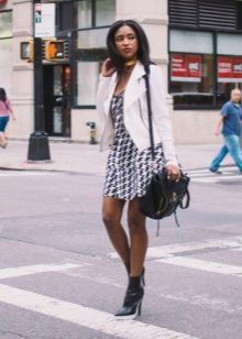 White jacket for the goose feet dress