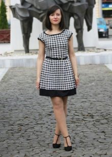 A-line print with goose legs print on the strap