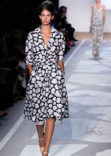 Dámské šaty na šaty