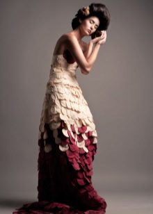 Floor-length paper dress
