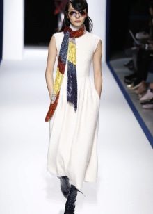 Woolen dress with a scarf