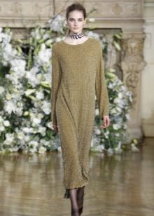 Woolen dress with a wide long sleeve