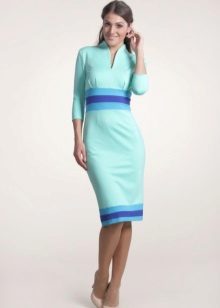 Straight knee-length woolen dress