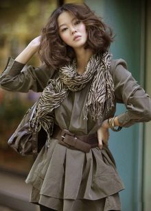 Military style dress - accessories for it