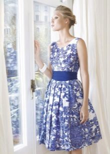 Dress in retro style