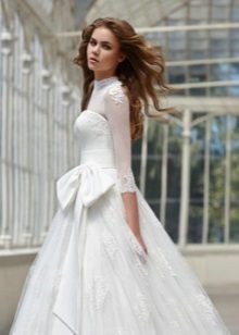 A magnificent wedding dress
