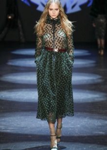 Slim fitted midi dress green