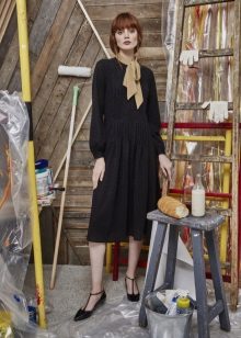 A fitted dress knitted a-line