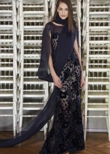 Fitted dress lace to the floor