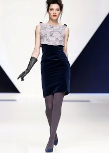 Pantyhose kelabu ke pakaian biru