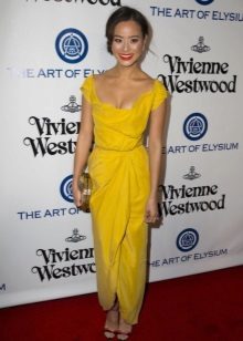 Robe jaune à la mode printemps-été 2016