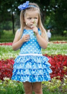 Elegant dress for the girl short in peas