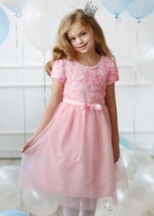 Elegant dress for a full girl