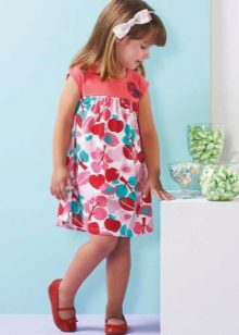 Elegant summer dress for the girl