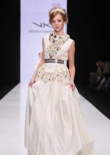 Elegant dress for the girl long with pastes