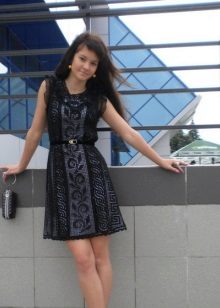 Knitted short dress for a teenager