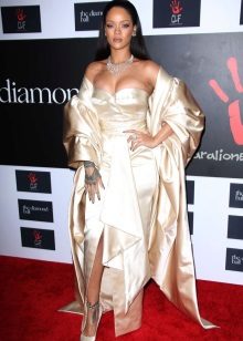 Hiasan untuk pakaian petang malam