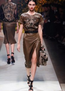 Accessories for a brown leather dress