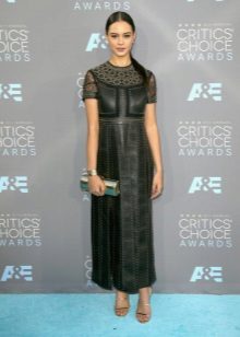 Clutch to a leather black dress