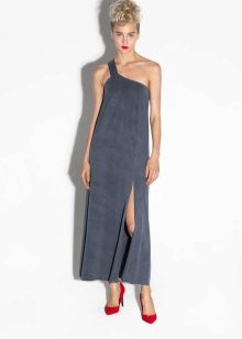 Red shoes to a gray dress