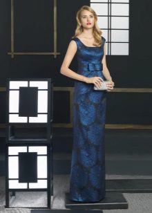 Clutch to a navy blue dress