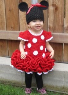 Crochet dress for a girl with a full skirt